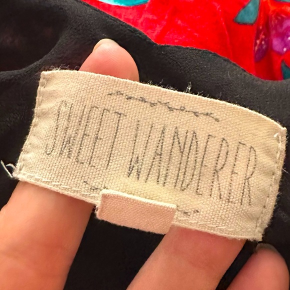 Sweet Wanderer Boho Floral Tank Top - Picture 5 of 5